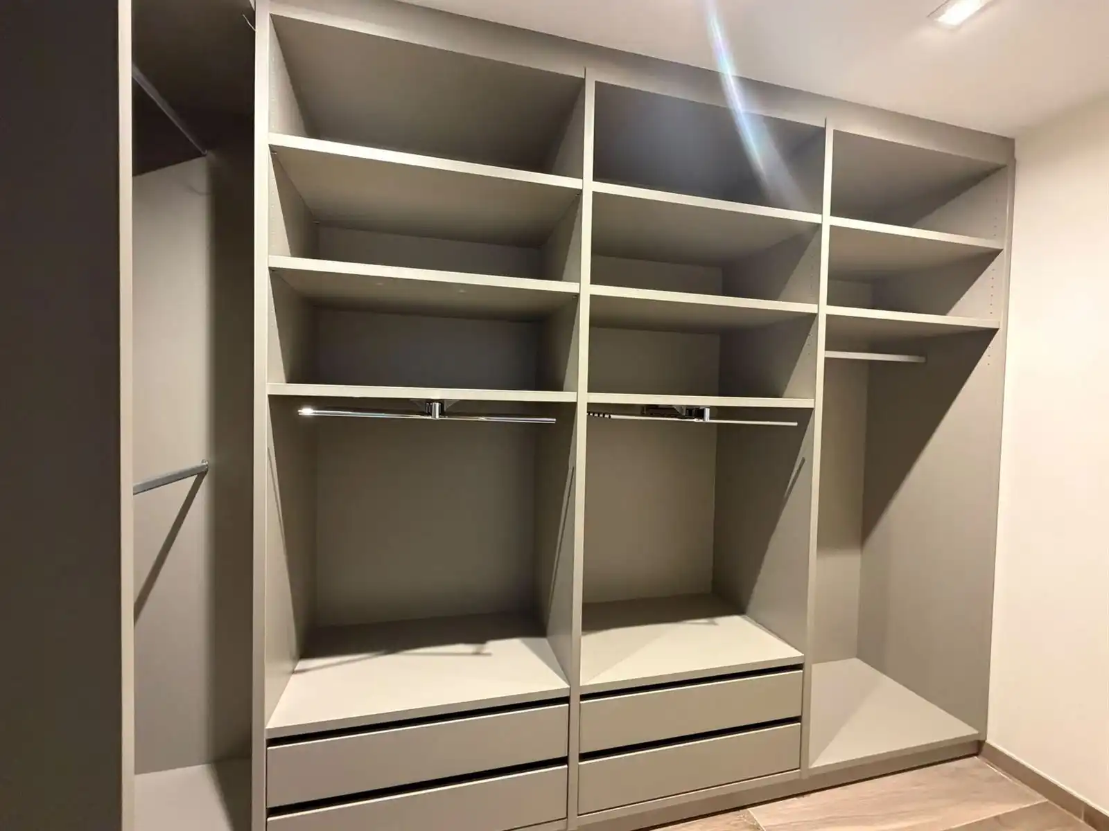 Open bebouwing met twee slaapkamers en 2 ruime terrassen foto 5