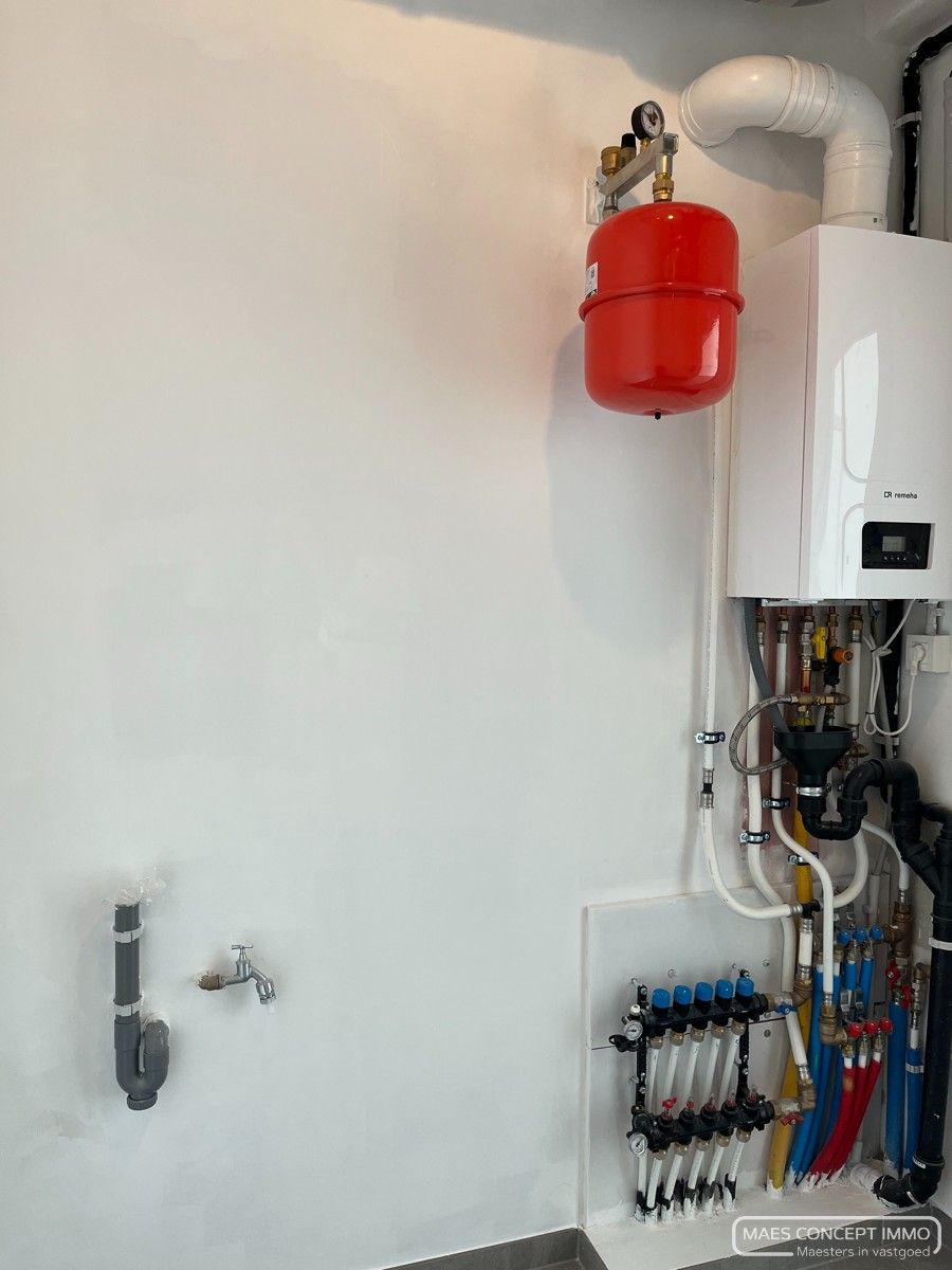 Nieuw appartement te huur in geklasseerd gebouw, centrum Kortrijk foto 9