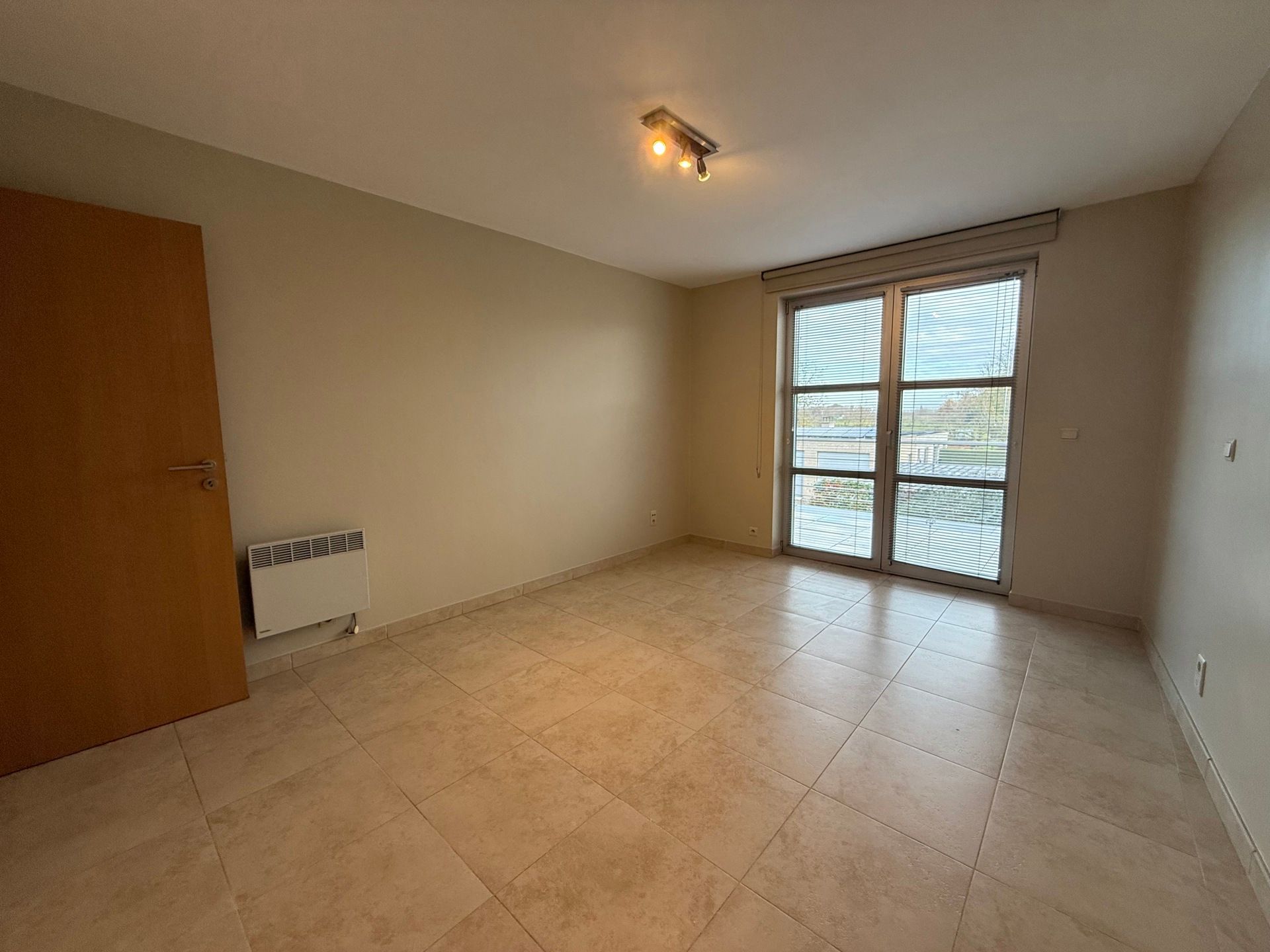 SERSKAMP - Ruim, recent appartement zicht op groen. foto 14