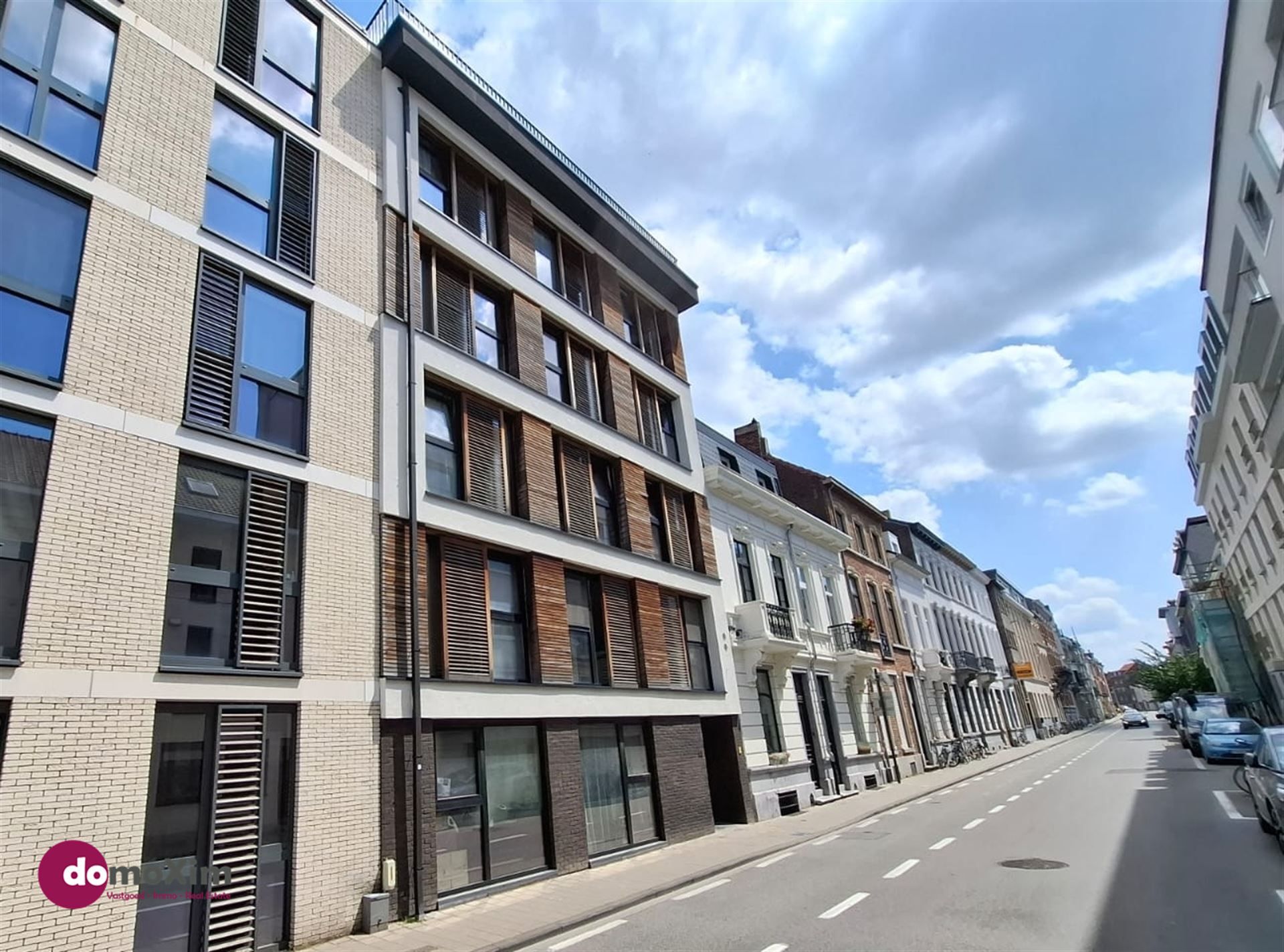 Gemeubelde studio mét airco in het bruisende hart van Leuven! foto 2