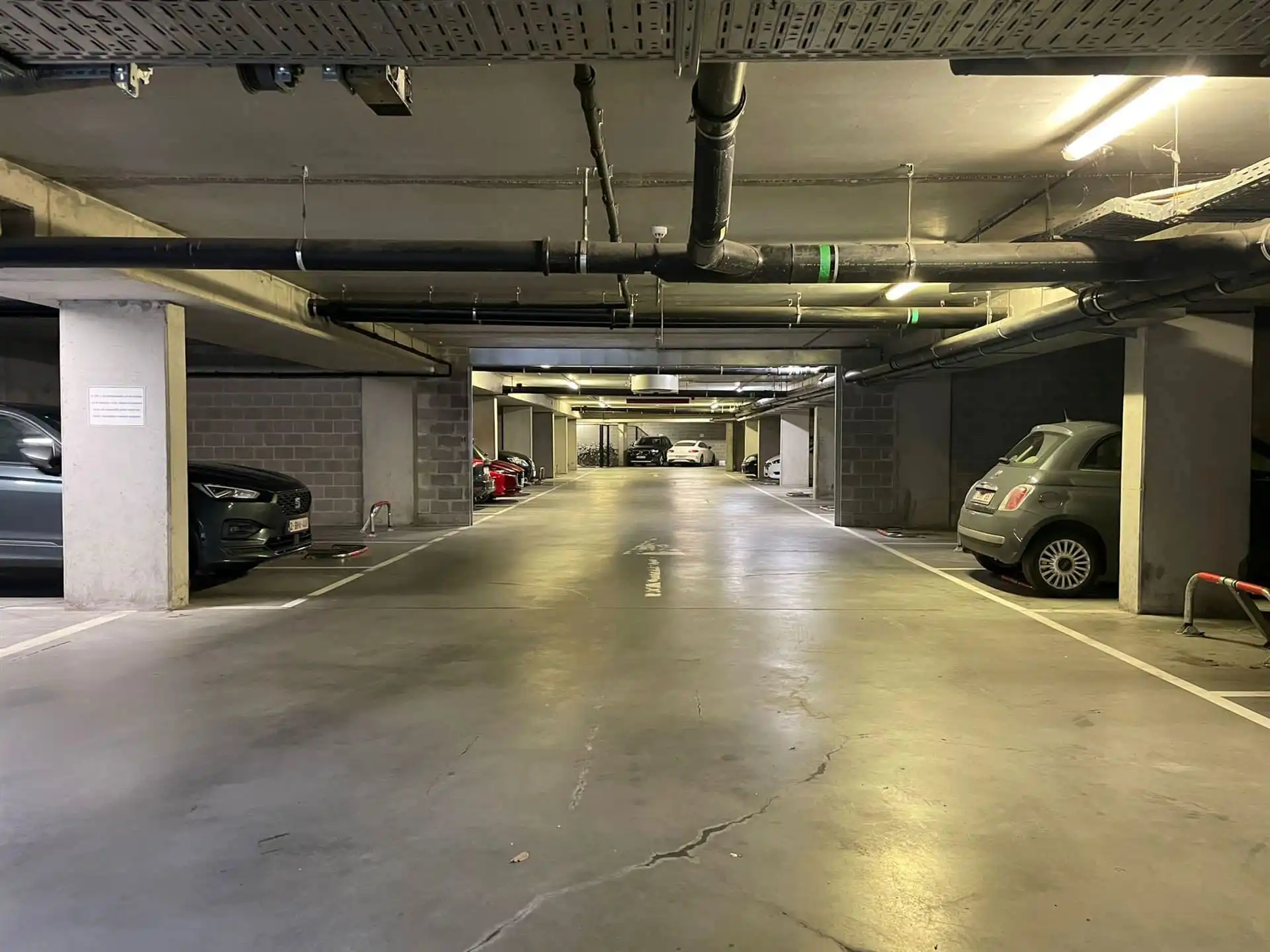 Staanplaats in kelderverdieping foto 4