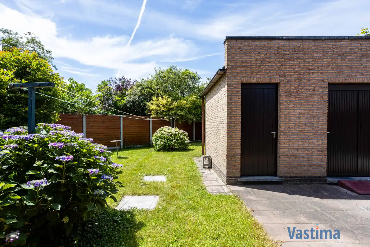 Villa met zonnige tuin en grote garage op een steenworp van centrum Aalst foto 26