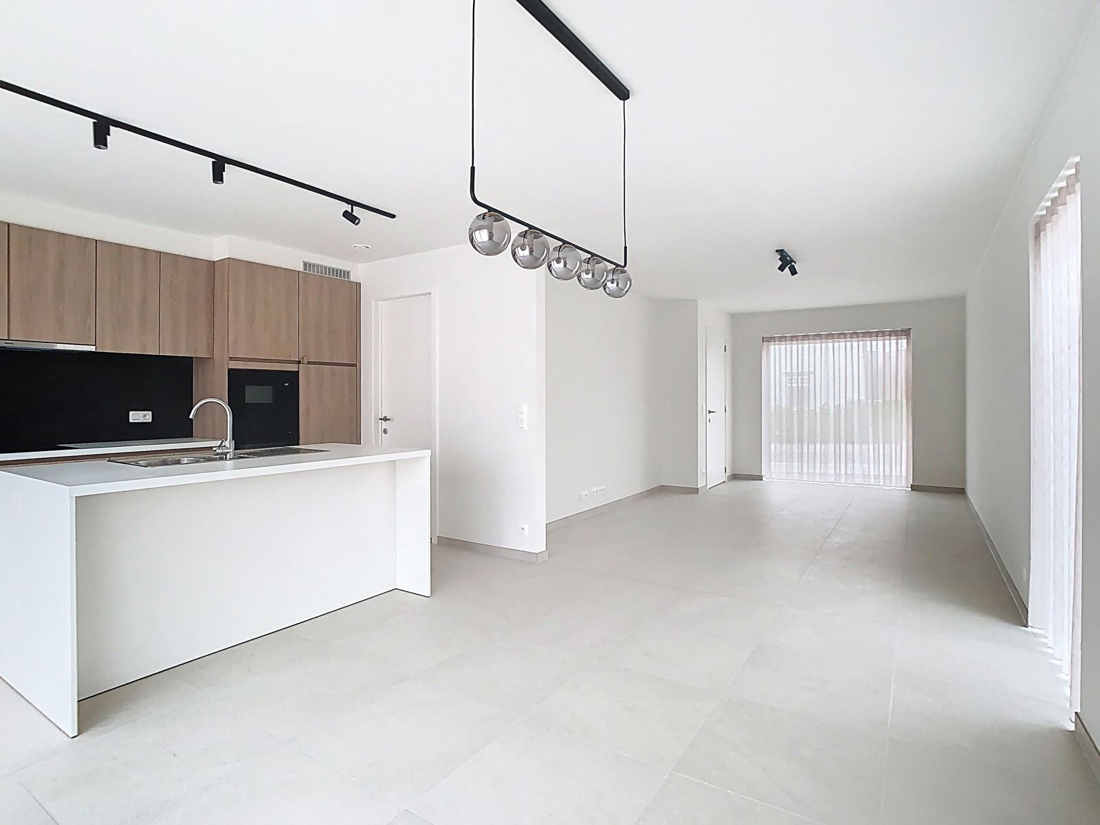  Moderne Nieuwbouwwoning (HOB) met 3 SLPK, Tuin én Carport! foto 6