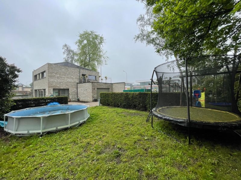 Moderne energiezuinige woning met mooie tuin en garage foto 22