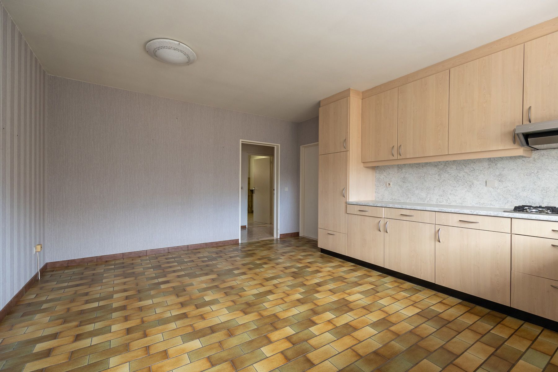 Laagbouwwoning op een perceel van 633 m² in een doodlopende straat in het centrum van Merksplas. foto 6