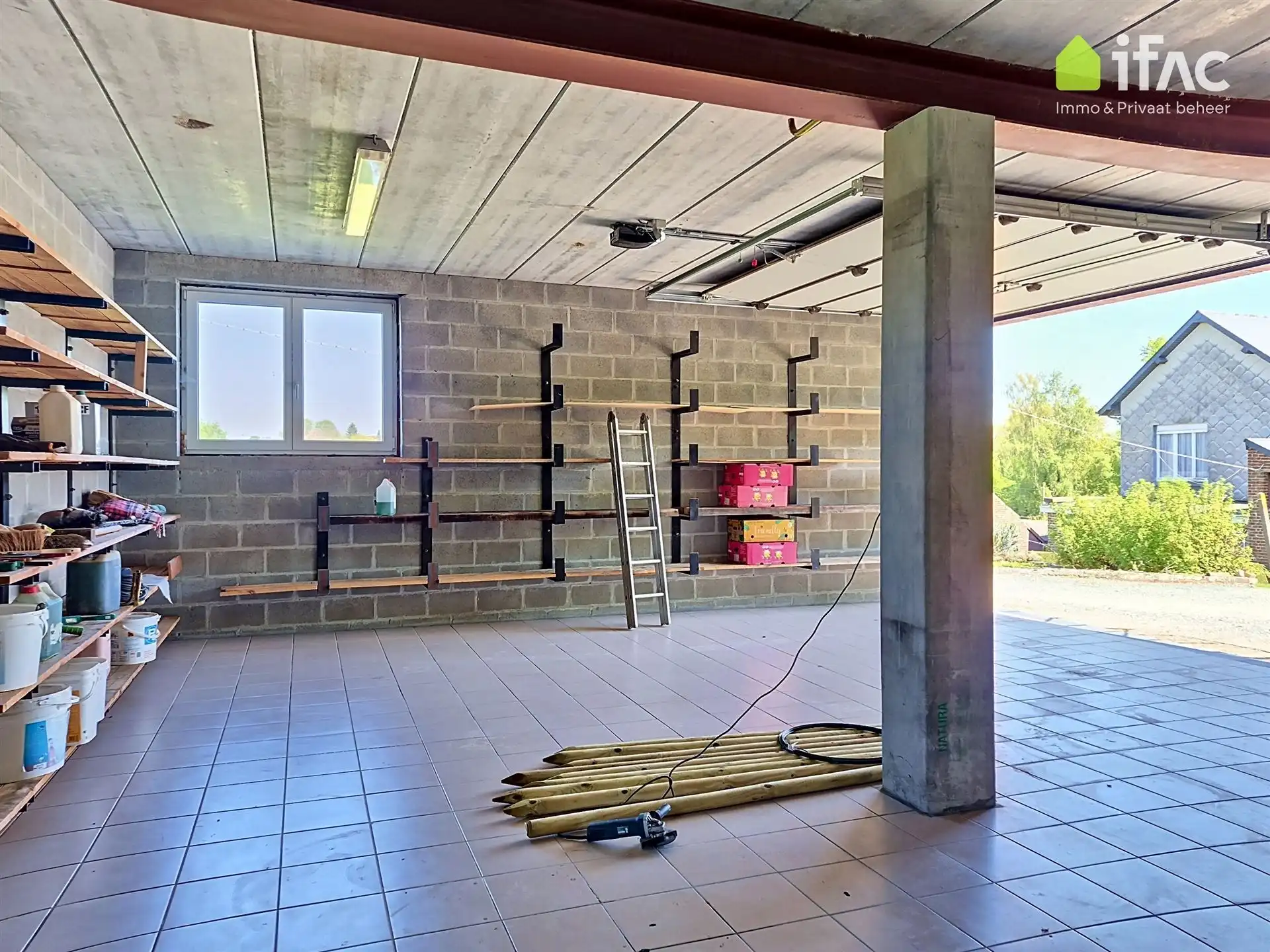 Te renoveren woning met recente ruime loods  foto 15