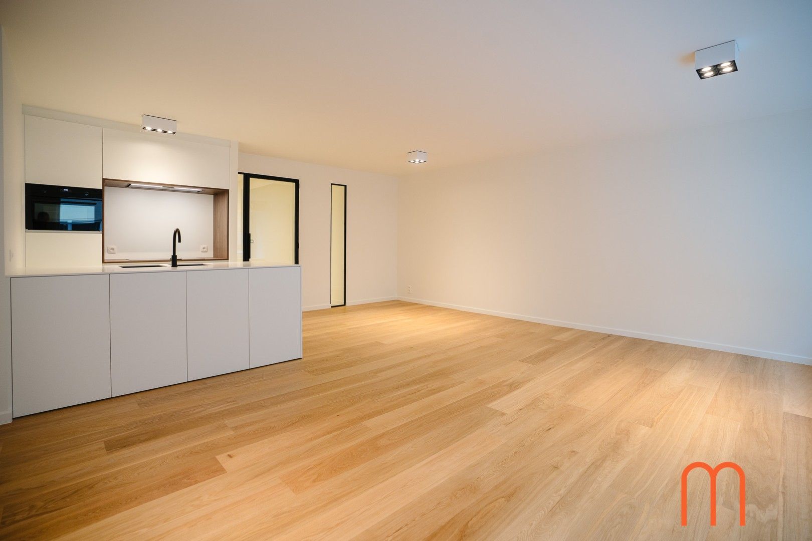 Volledig vernieuwd appartement in residentie Vaughan, Kemmelbergstraat te Oostende. foto 4