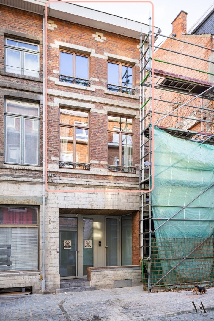 Gerenoveerd duplex appartement in historisch pand foto 11