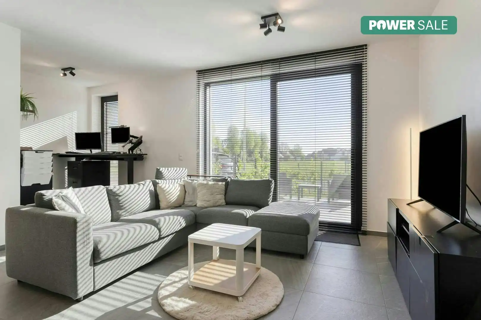 Gelijkvloers appartement met tuin te koop in Kruisem foto {{pictureIndex}}
