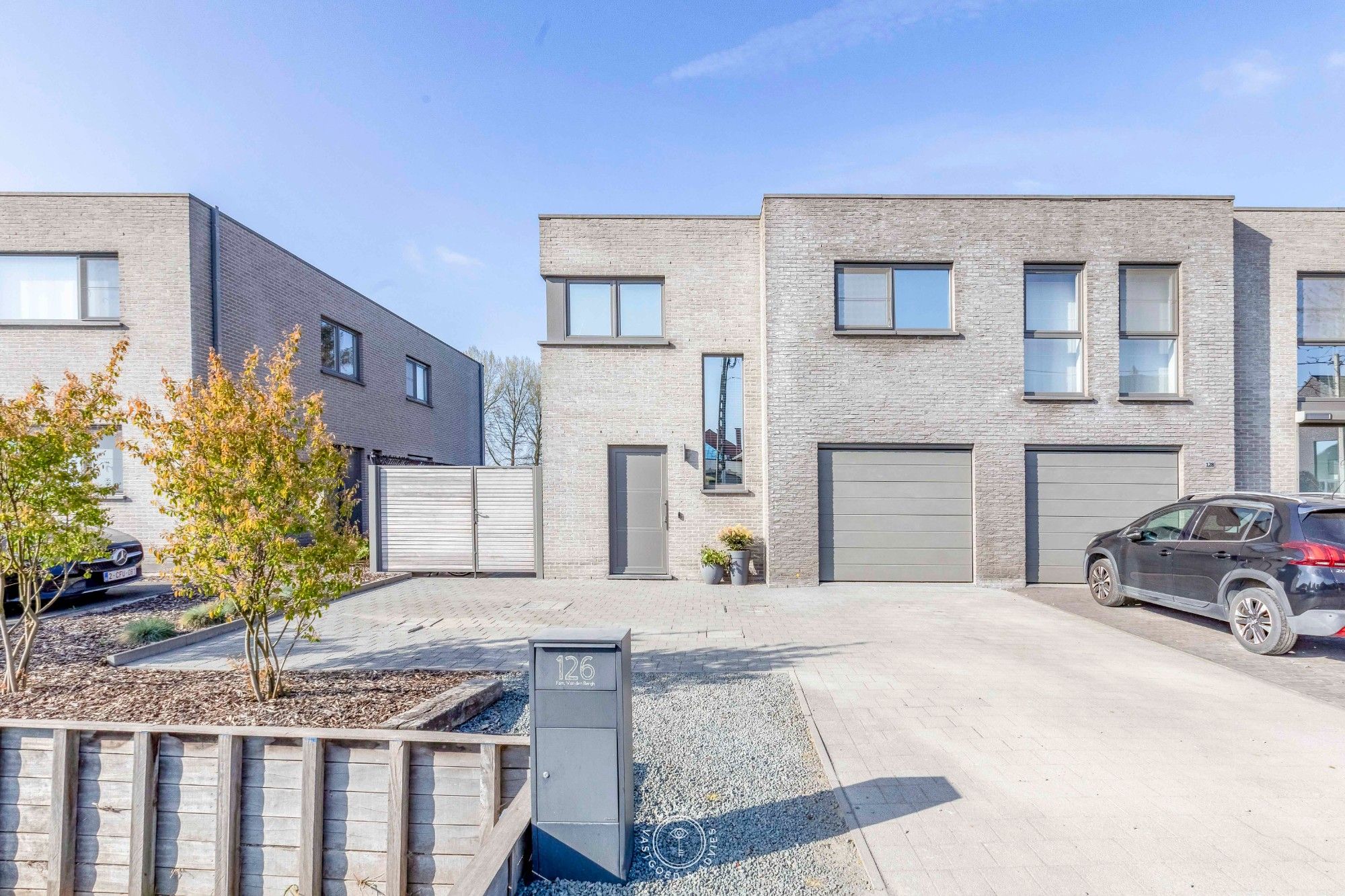 Instapklaar genieten in een moderne woning met tuin en zwembad foto 24