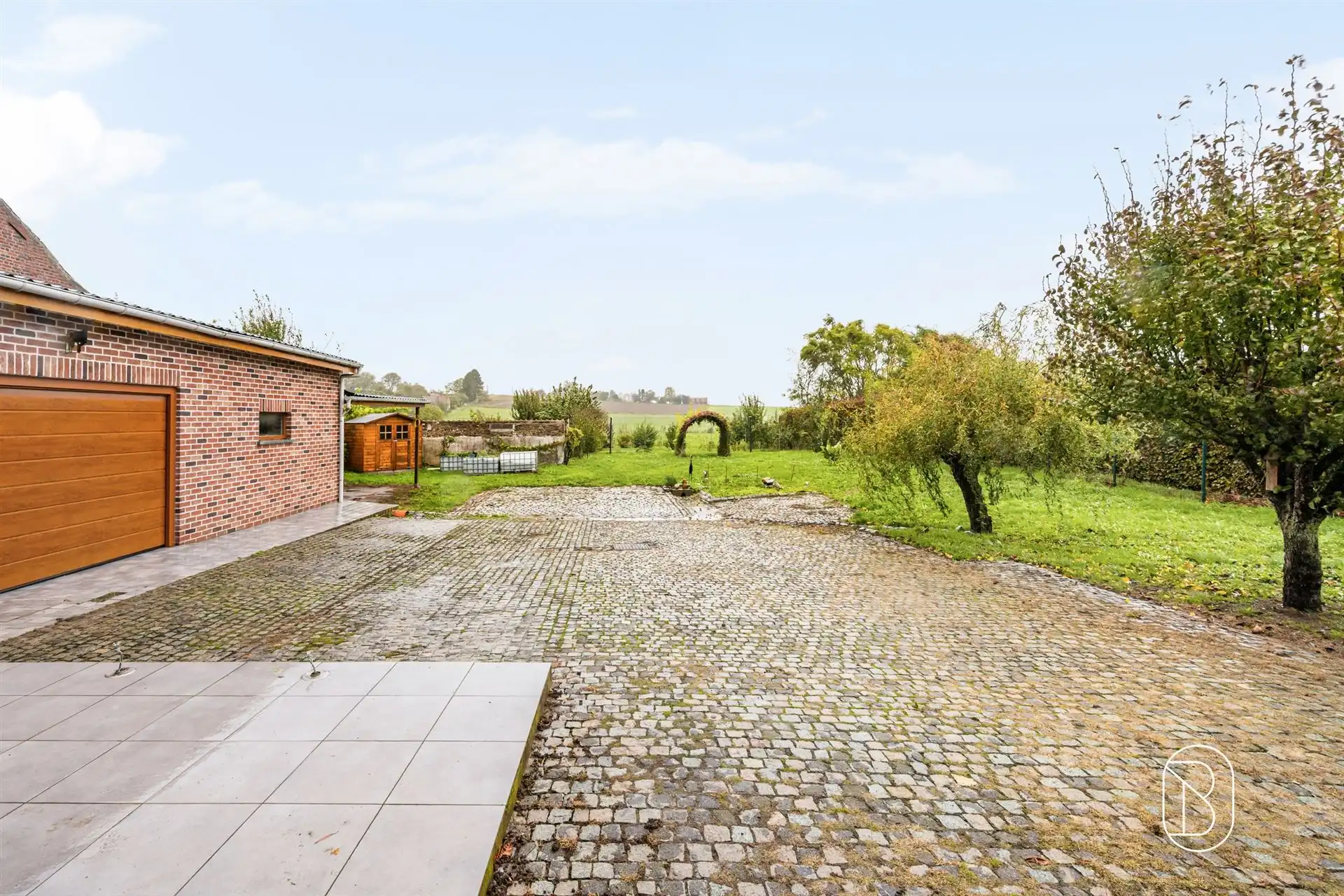 Charmante woning met 3 slk, garage en tuin in Mourcourt! foto 5