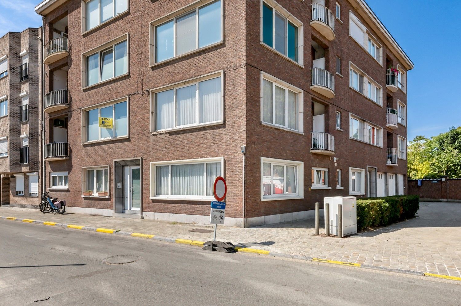 Gerenoveerd gelijkvloersappartement met twee slaapkamers. foto 20