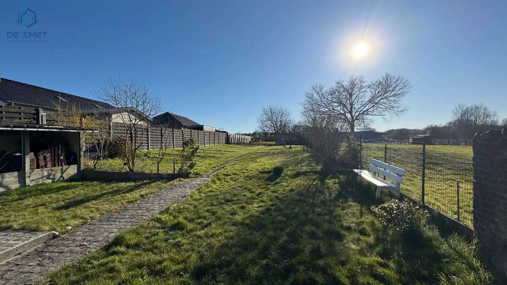 Ruime woning met veel potentieel! foto 4