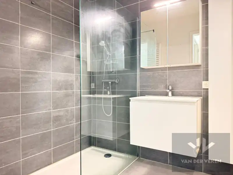 Rustig gelegen 2 slaapkamer appartement! foto 9