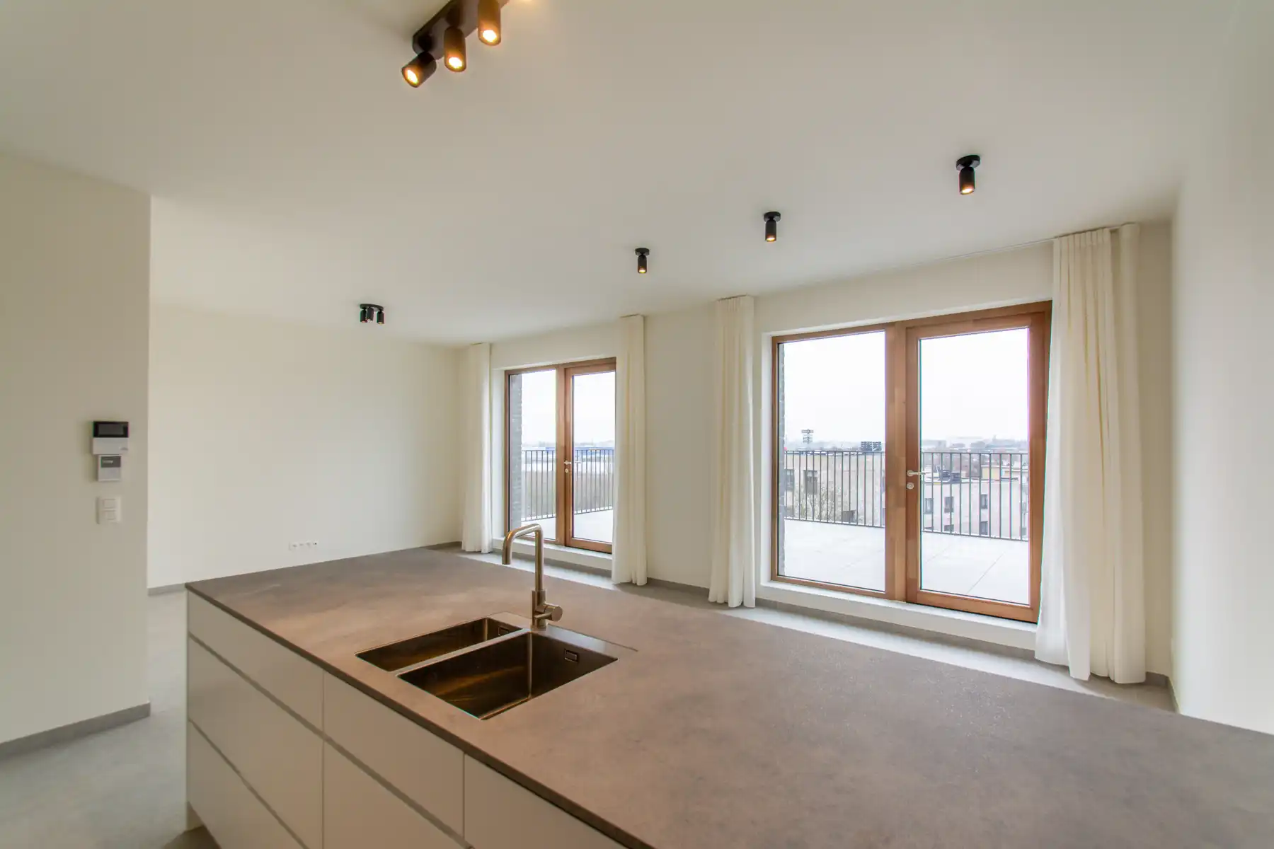 Rustig en comfortabel 2slpk appt. met zicht op park  foto 4