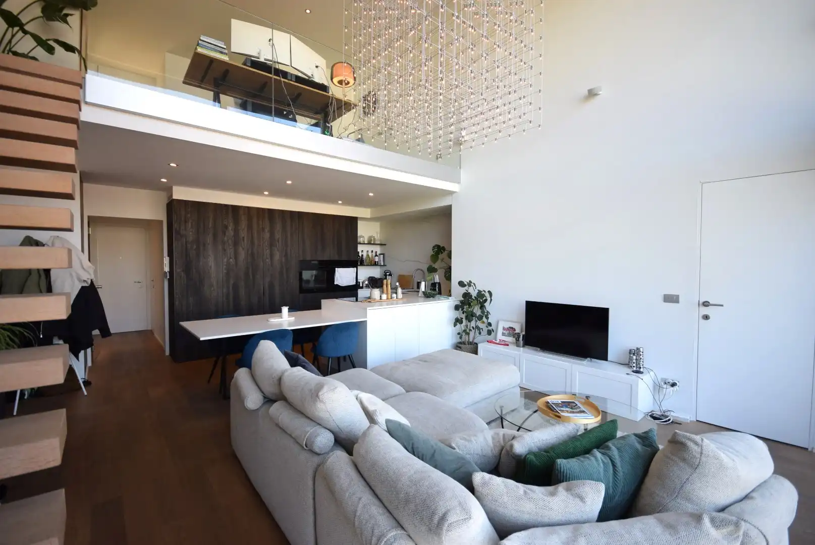 Stijlvol duplex appartement met ruim terras nabij het centrum van Gent foto 2