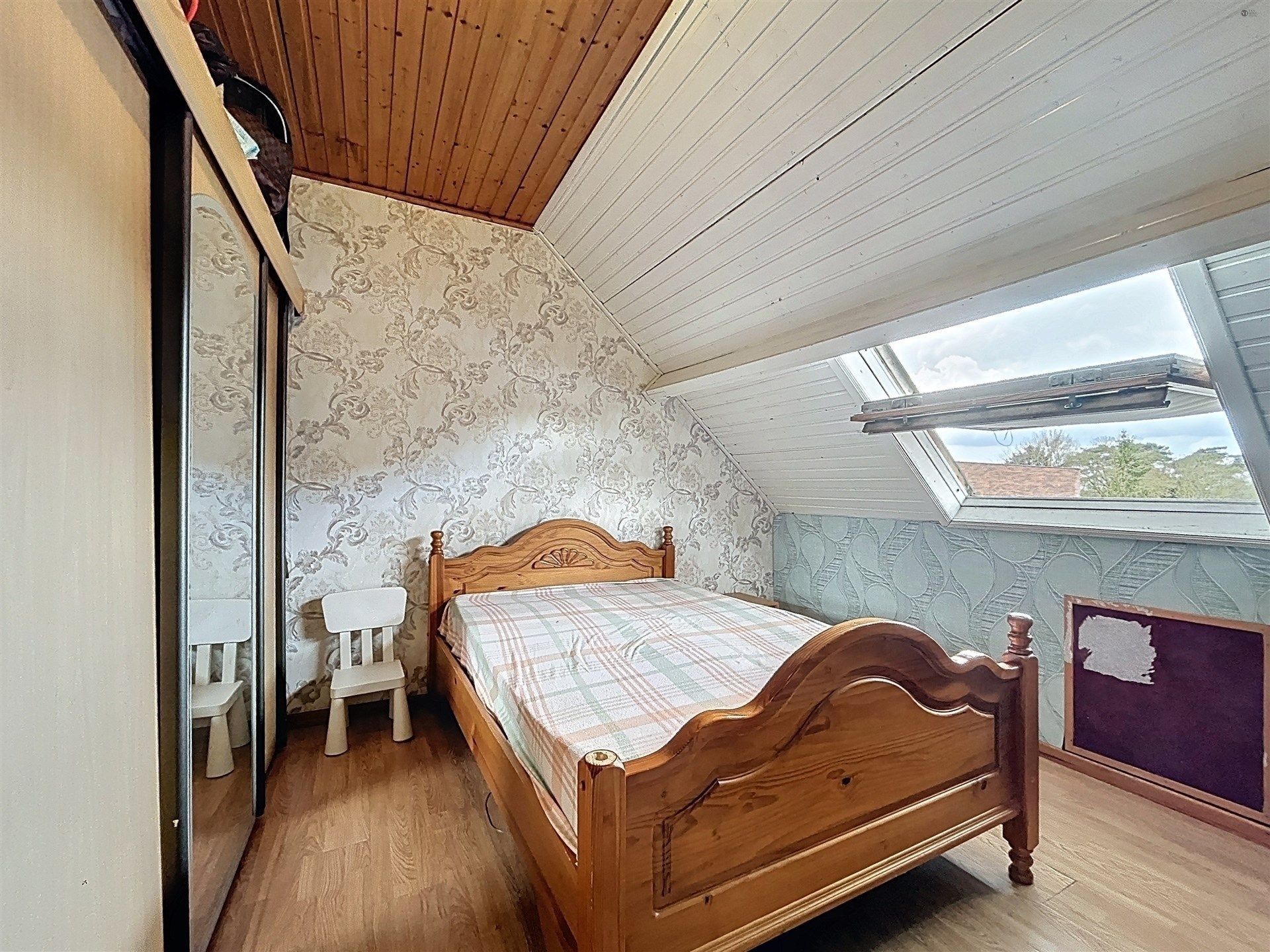 Handelspand met woongelegenheid + 2 app foto 32