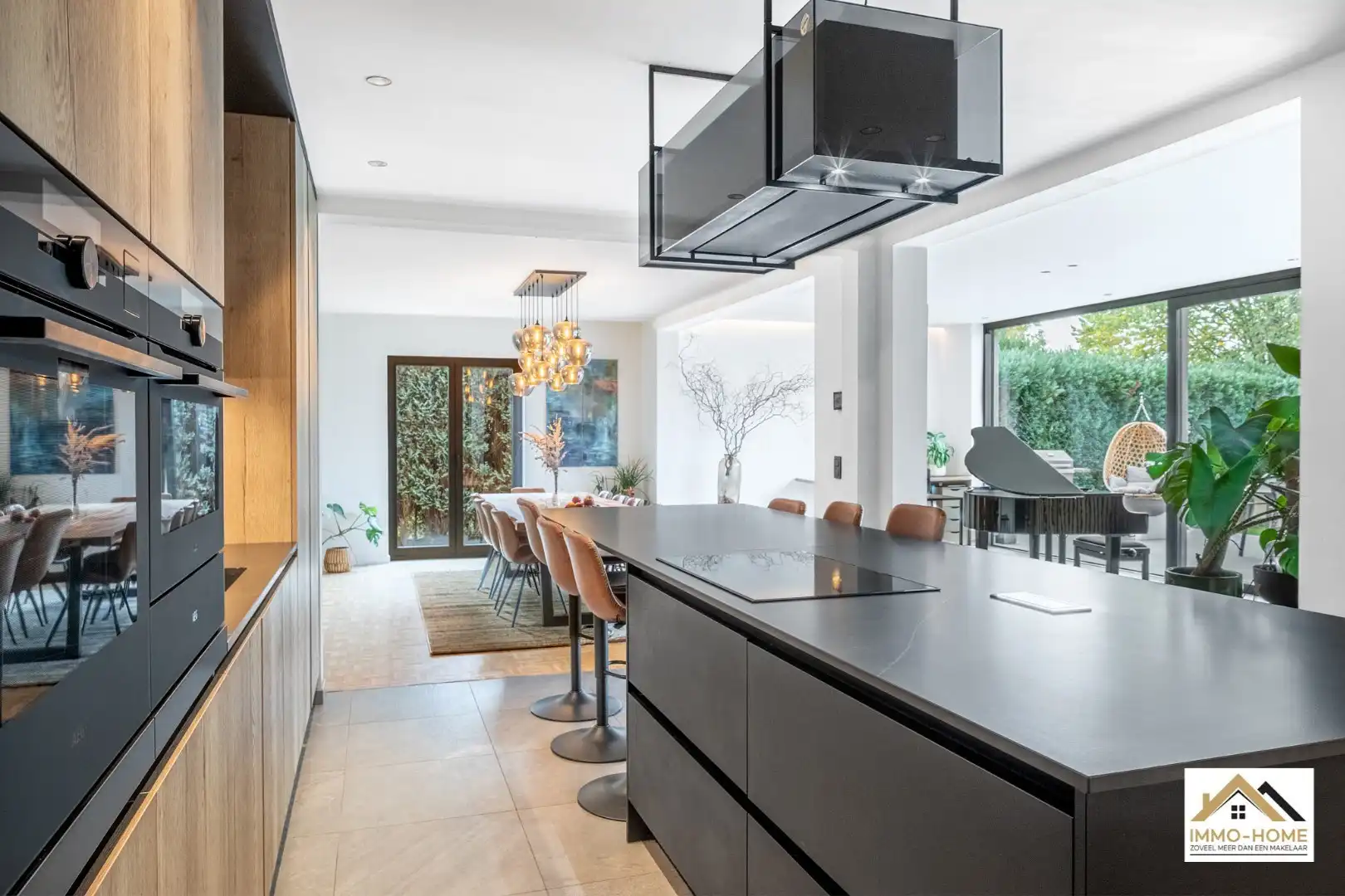 Gerenoveerde ruime gezinswoning met tuin en dubbele garage! foto 11