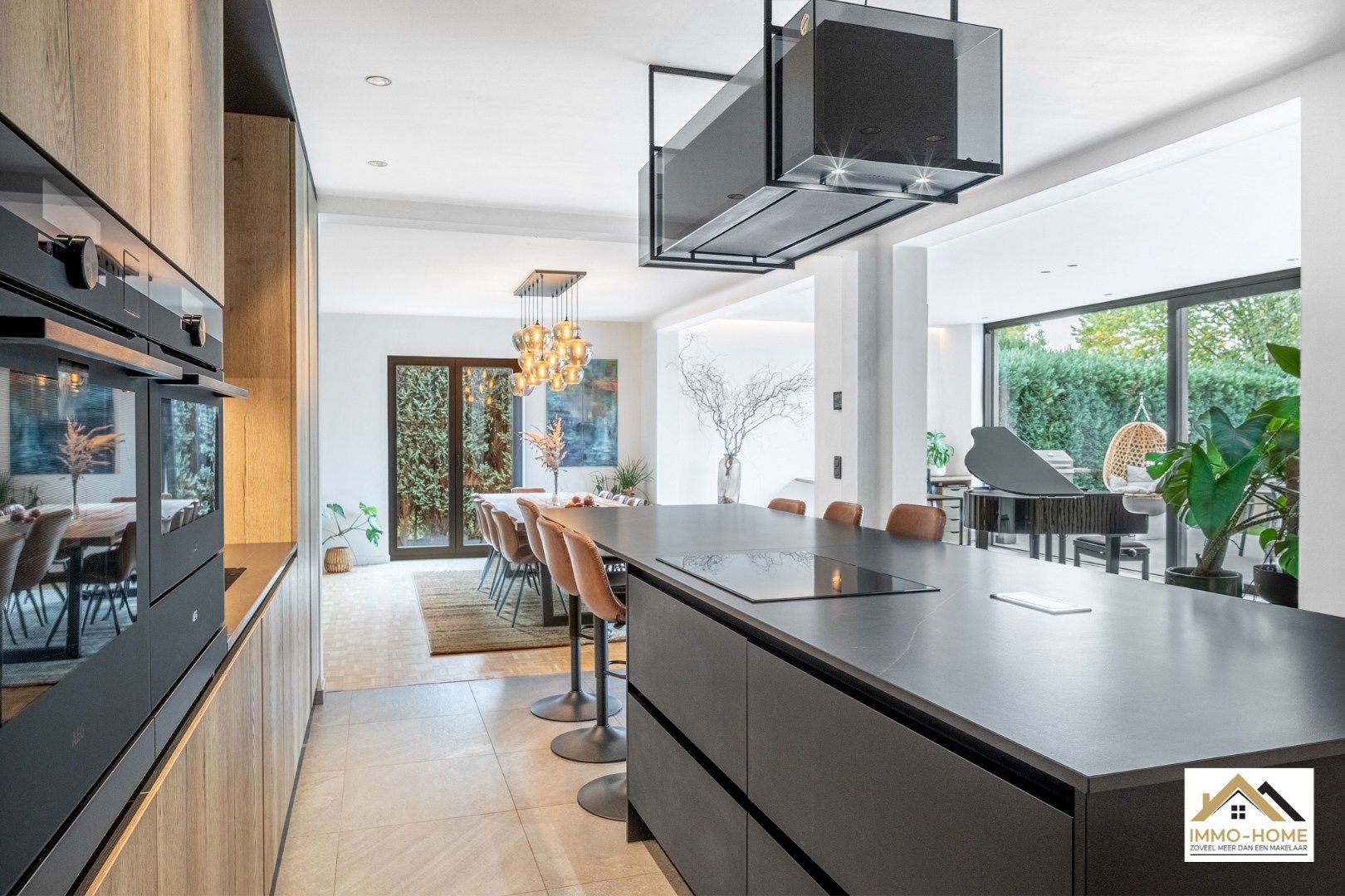 Gerenoveerde ruime gezinswoning met tuin en dubbele garage! foto 11