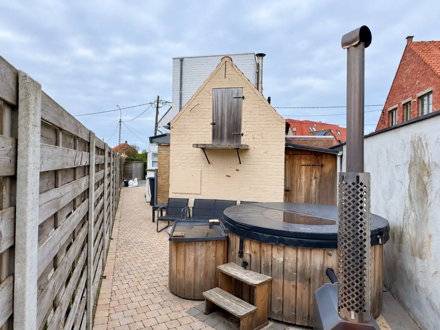 Verzorgde woning met twee slaapkamers en groot terras te huur te de Haan - Vosseslag. foto 15
