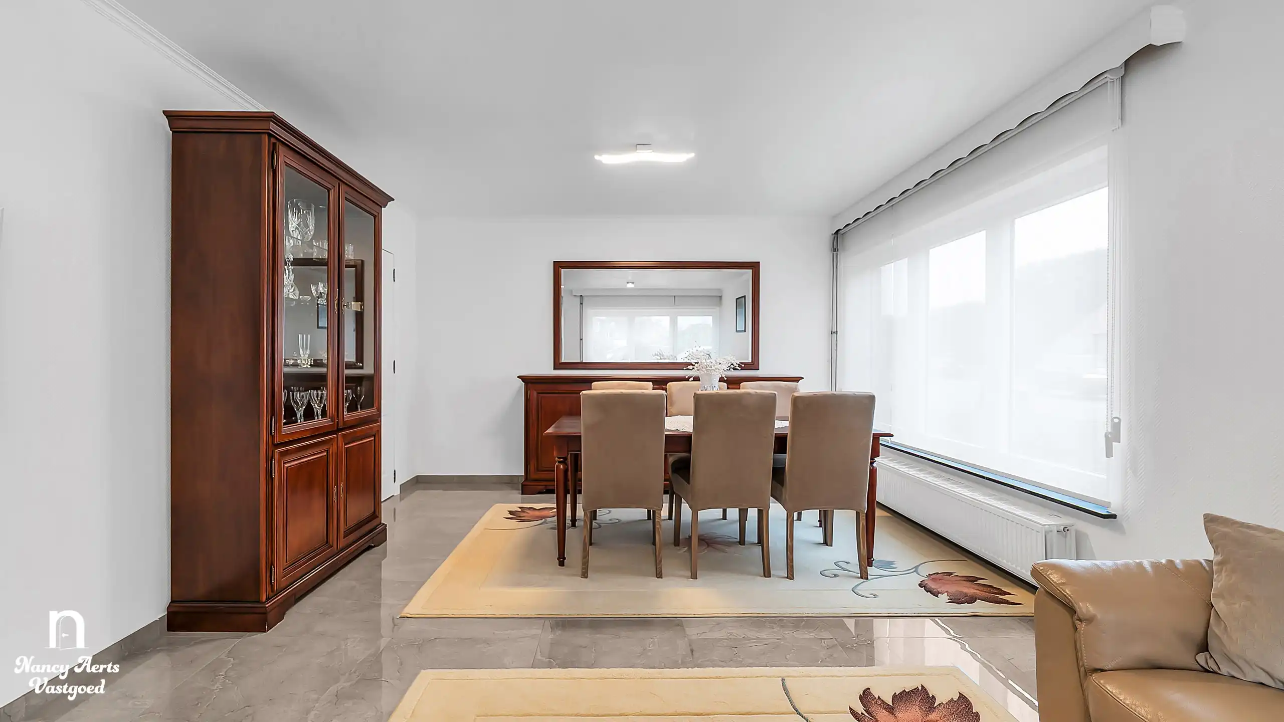 Gerenoveerde woning met 4 slaapkamers, tuin en leefkeuken foto 12