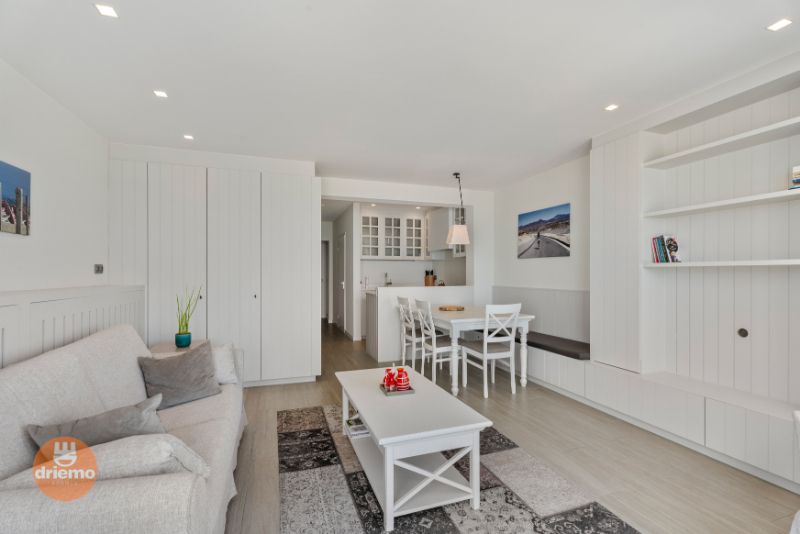 STIJLVOL EN HOOGWAARDIG AFGEWERKT APPARTEMENT CENTRAAL OP DE ZEEDIJK foto 7