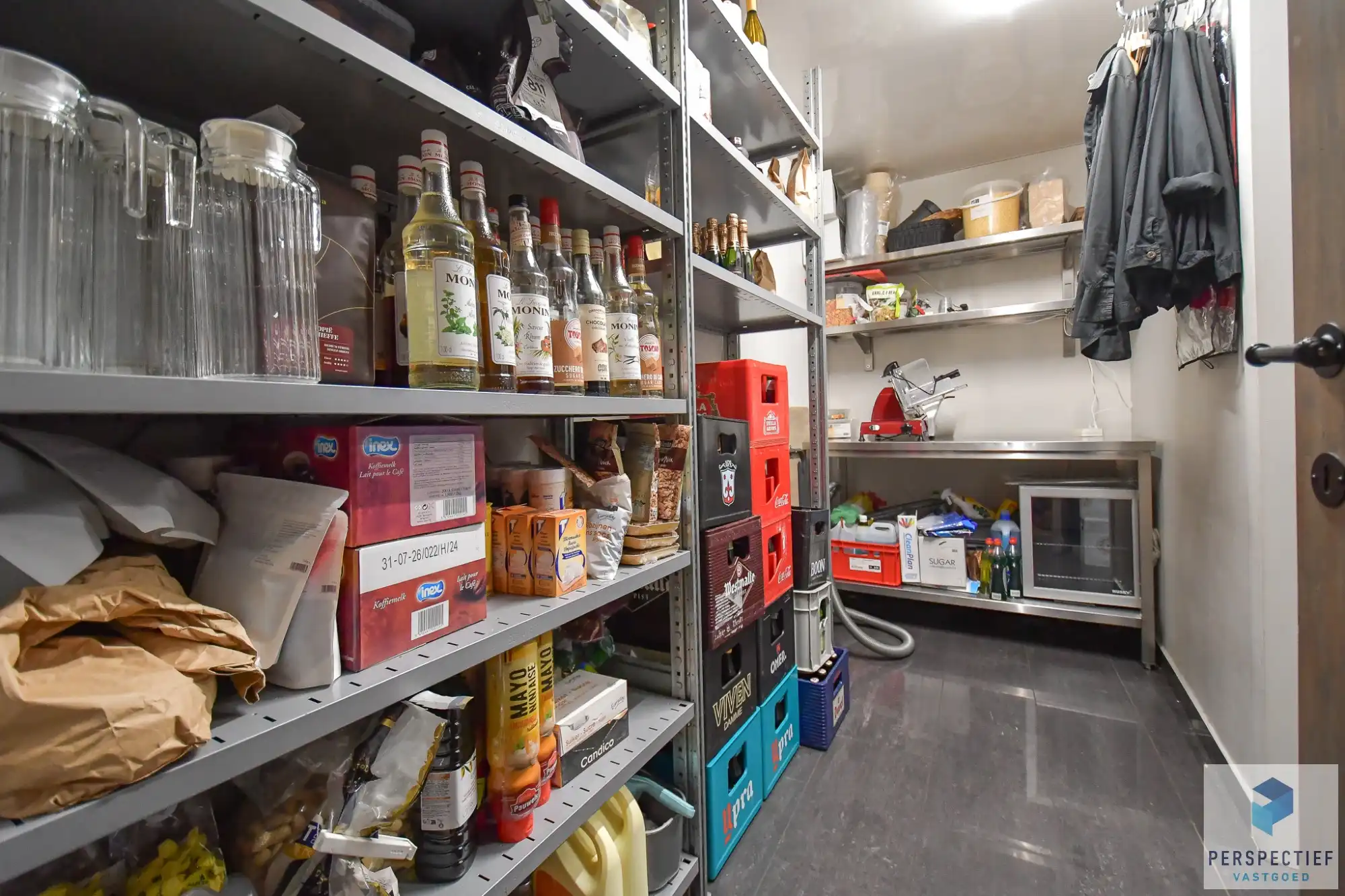 Recente handelsruimte ingericht als koffie/ontbijtzaak in het centrum van Oedelem foto 13