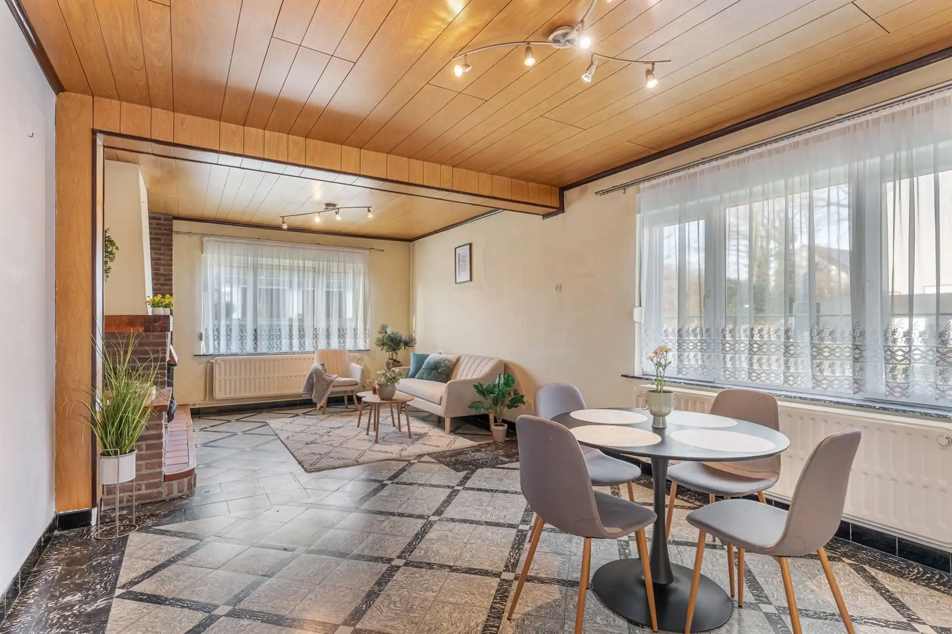 Eengezinswoning met tuin. foto 8