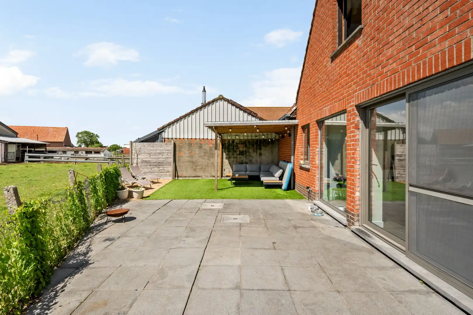 Instapklare halfopen woning met garage, tuin en bijgebouw in Moorsele foto 6
