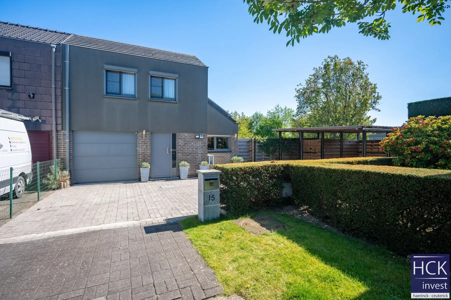 KRUISHOUTEM - Energiezuinige & instapklare woning met 3 SLPK. op toplocatie! foto {{pictureIndex}}