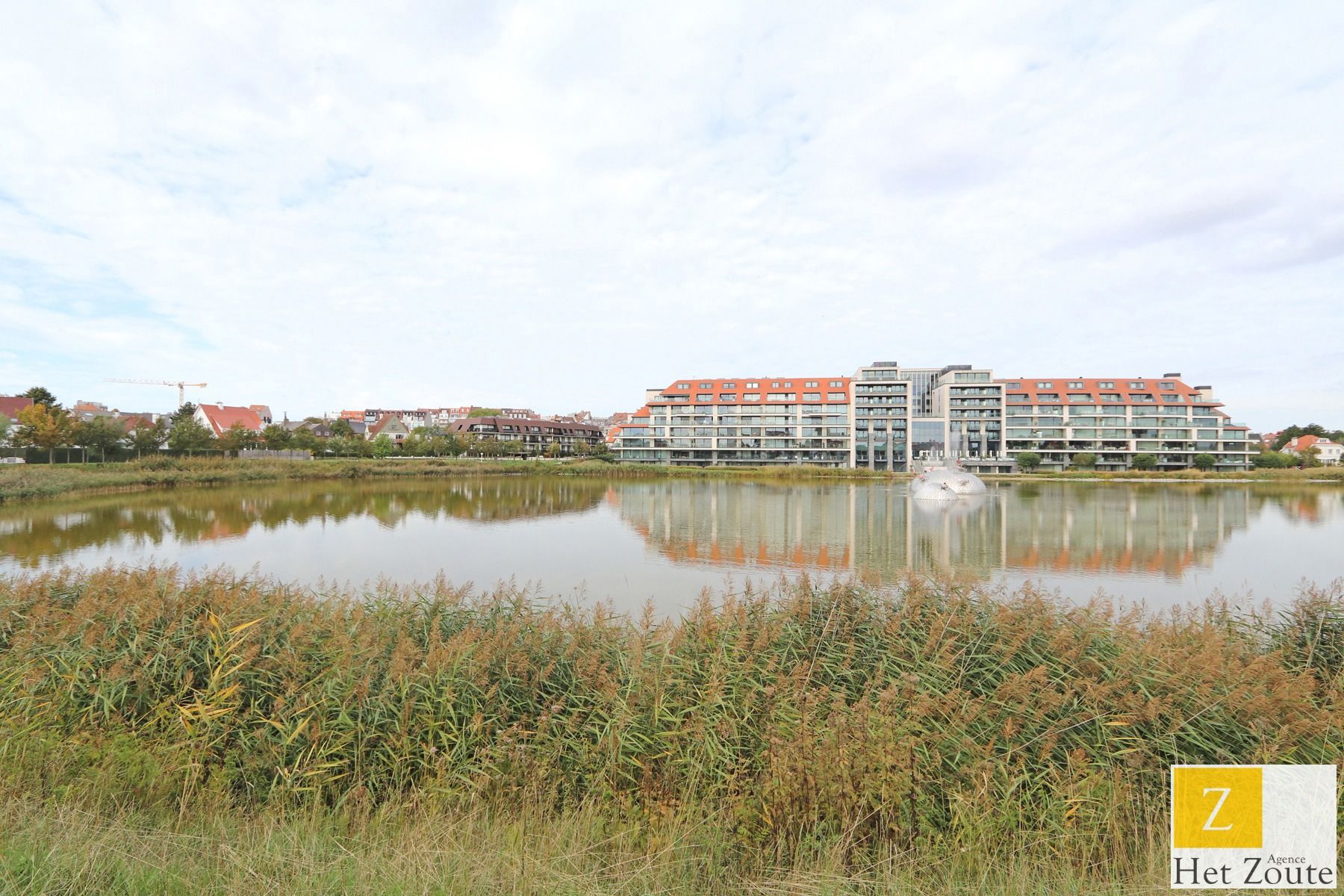 Gerenoveerd appartement met zicht over het Zegemeer, Knokke foto 1