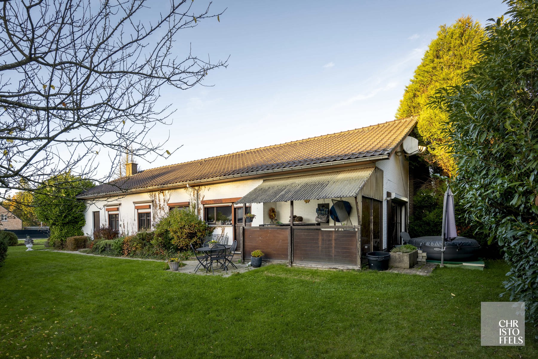 Op te frissen laagbouwvilla op een perceel van 1.257m² in het groen!  foto 7