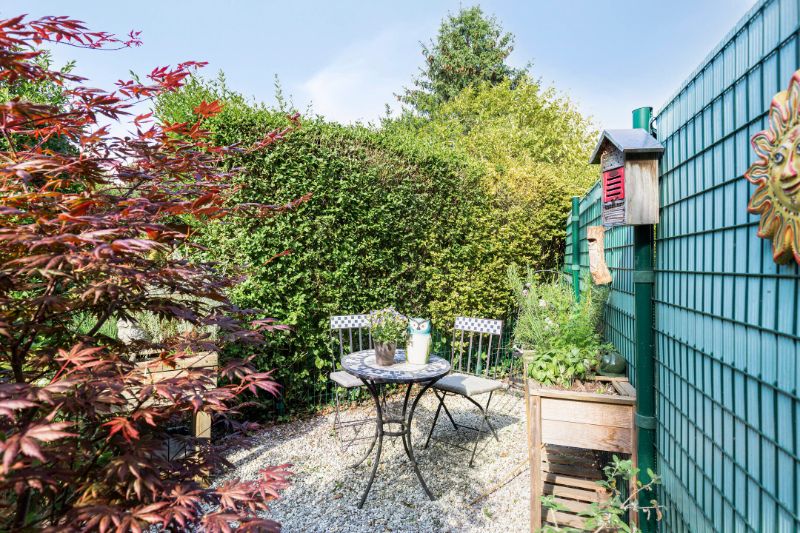 Verzorgd instapklaar twee slaapkamer gelijkvloersappartement met tuin en doorgang langs achteraan foto 5
