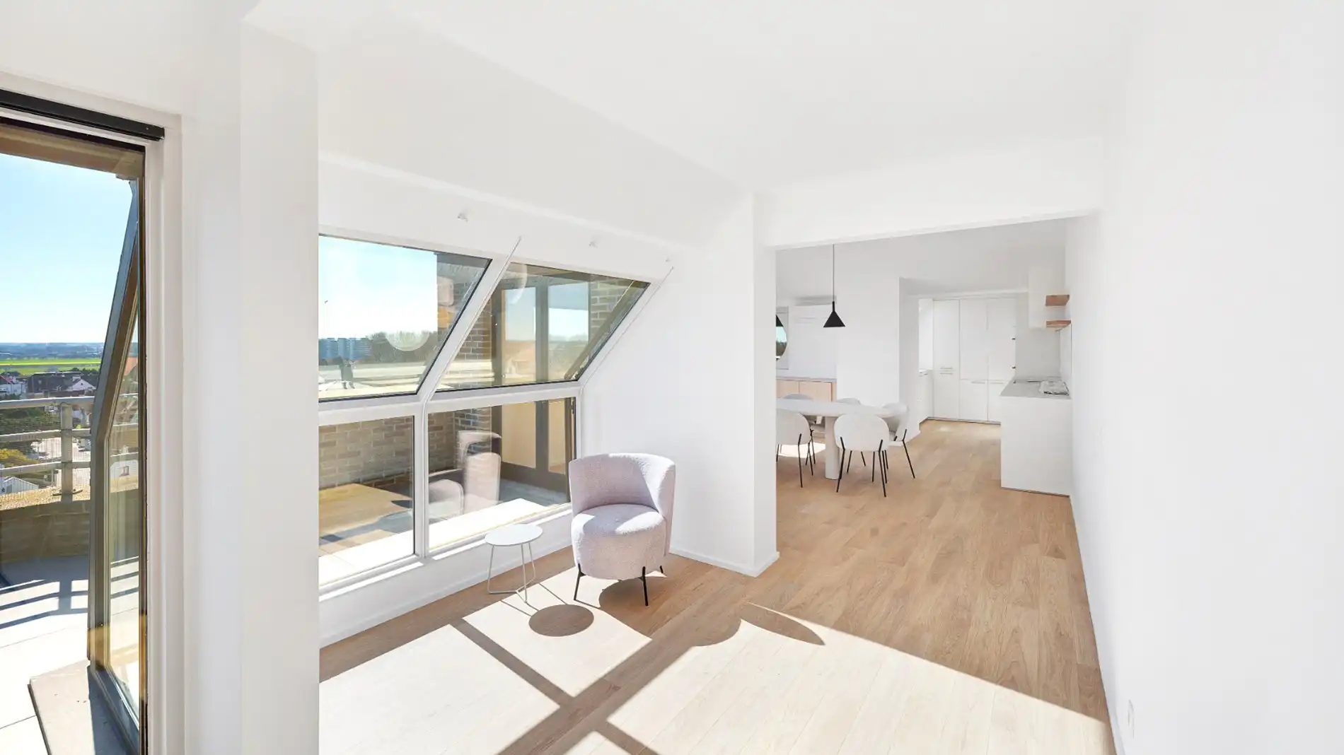 Prachtig duplex appartement met 18 meter gevelbreedte en groot zuid gericht terras met open zicht over het Knokse hinterland foto 7