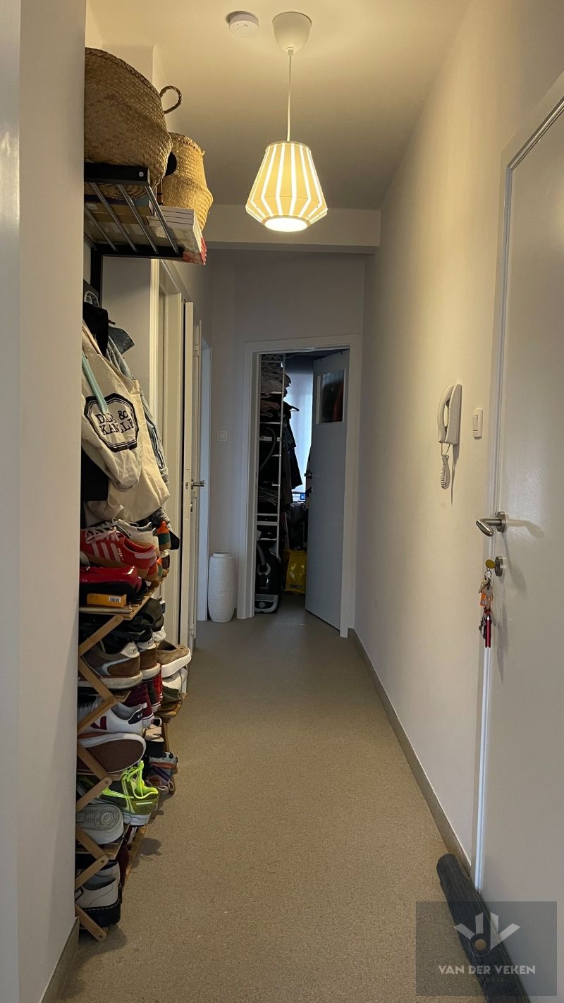 Rustig gelegen, gerenoveerd 2-slpk appartement foto 2