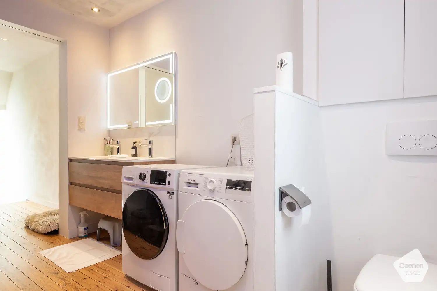 Ruime instapklare gezinswoning met groot bijgebouw foto 11