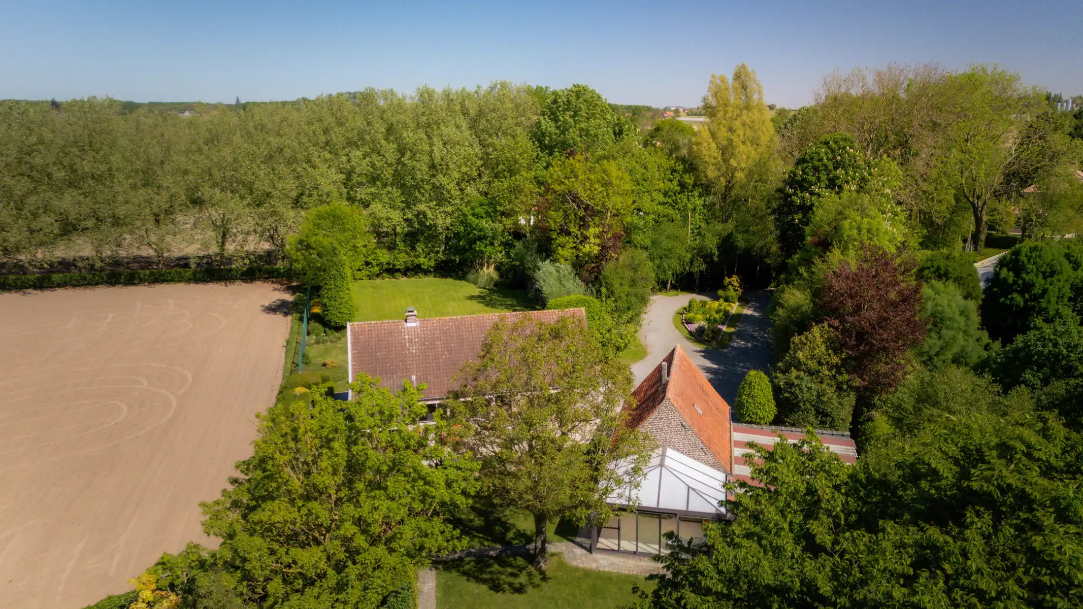 Exclusieve eigendom op ±3.300 m²: wonen op een privé-eiland foto 9
