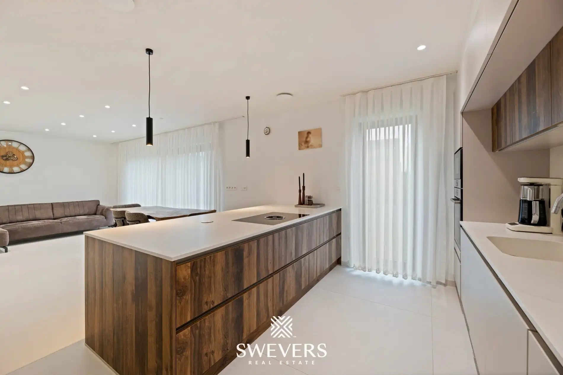 Instapklare, energiezuinige gezinswoning van 224m² te Beringen foto 9