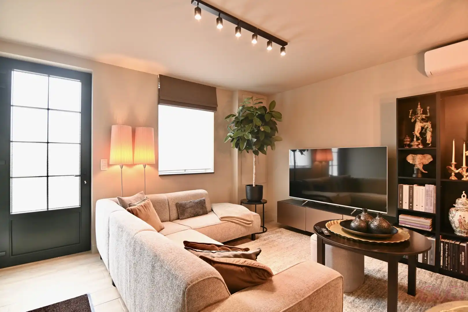 Instapklare, volledig gerenoveerde designwoning – inclusief inboedel aan meerprijs foto 4