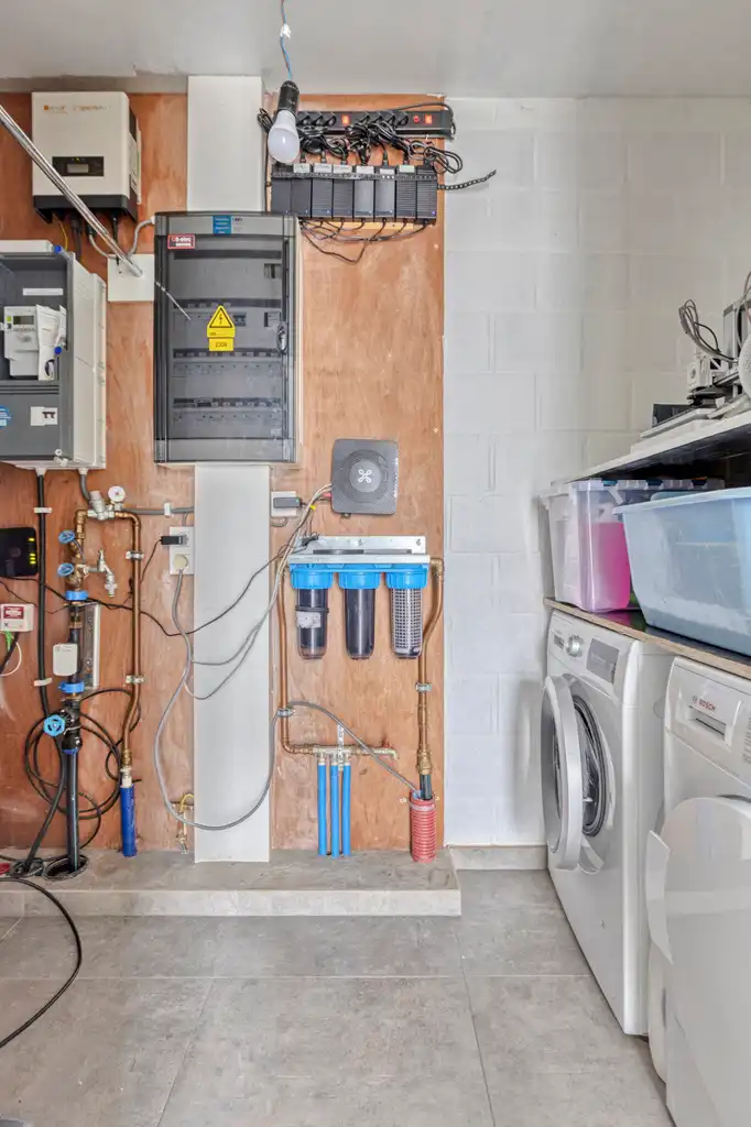 Instapklare halfopen bebouwing met 2 slaapkamers en tuin foto 12