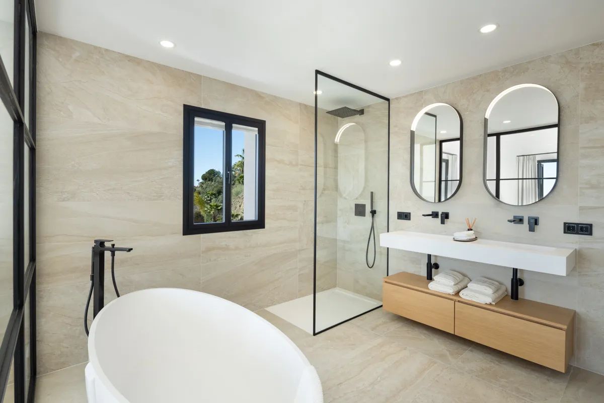 Waar design en uitzicht samensmelten – ultieme villa in het hart van de Costa del Sol foto 13