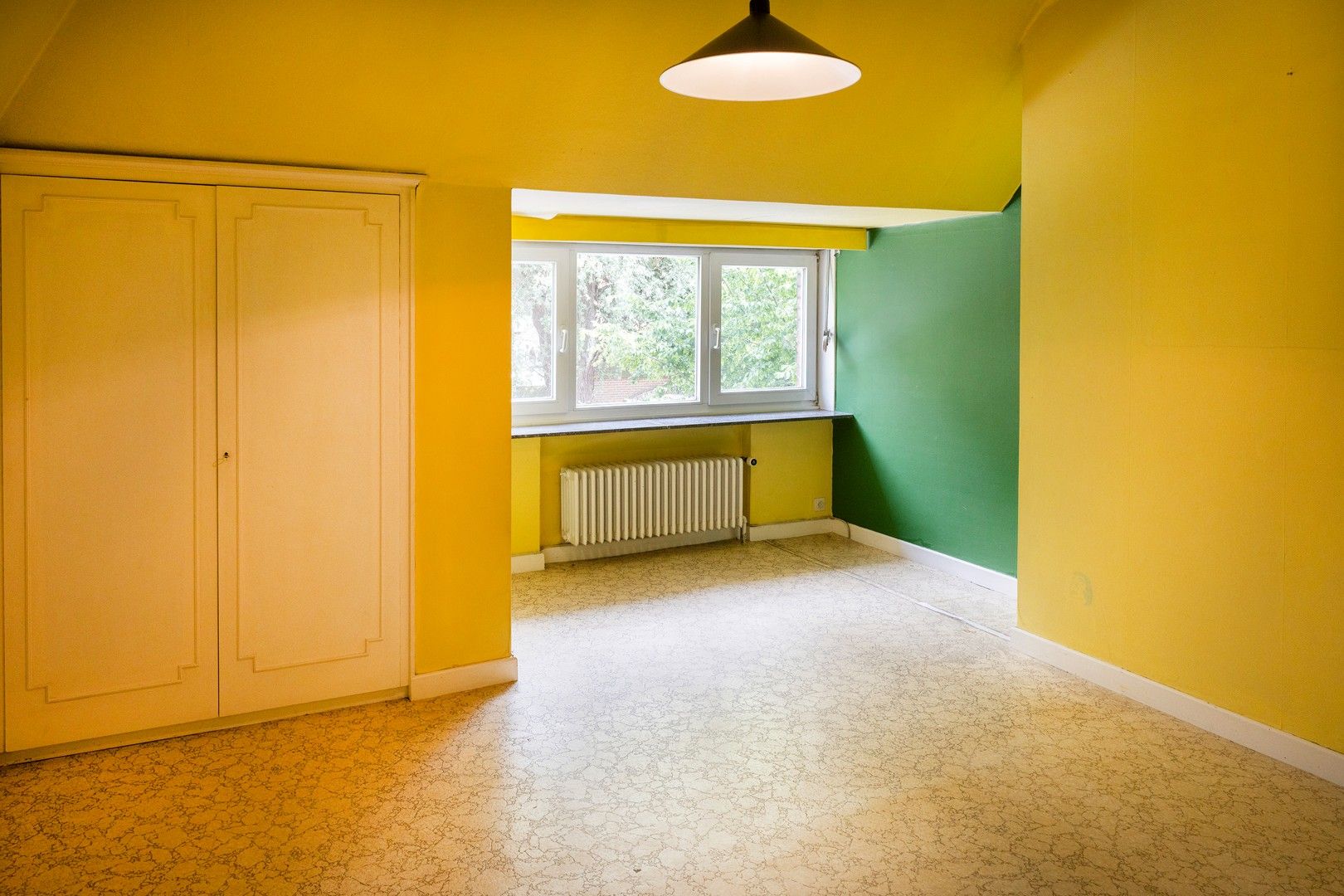 Statige villa met 5 slaapkamers en mooie, volwassen tuin. foto 18