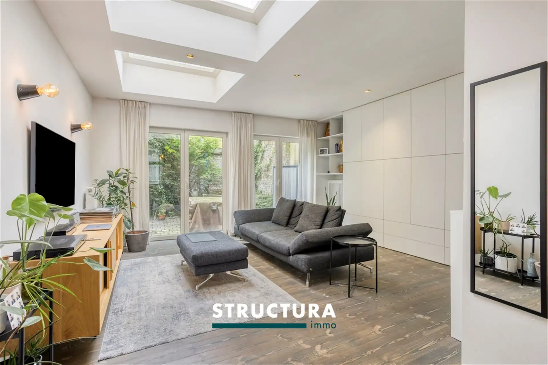 Prachtig modern gelijkvloers appartement met een aangename terras/binnenplaats. foto 3