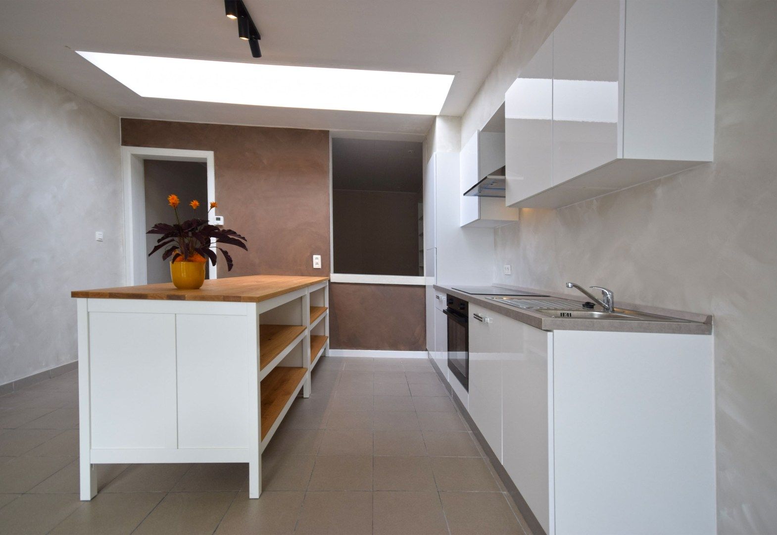 Instapklare rijwoning te koop in Roeselare – rustig gelegen nabij centrum en park foto 6