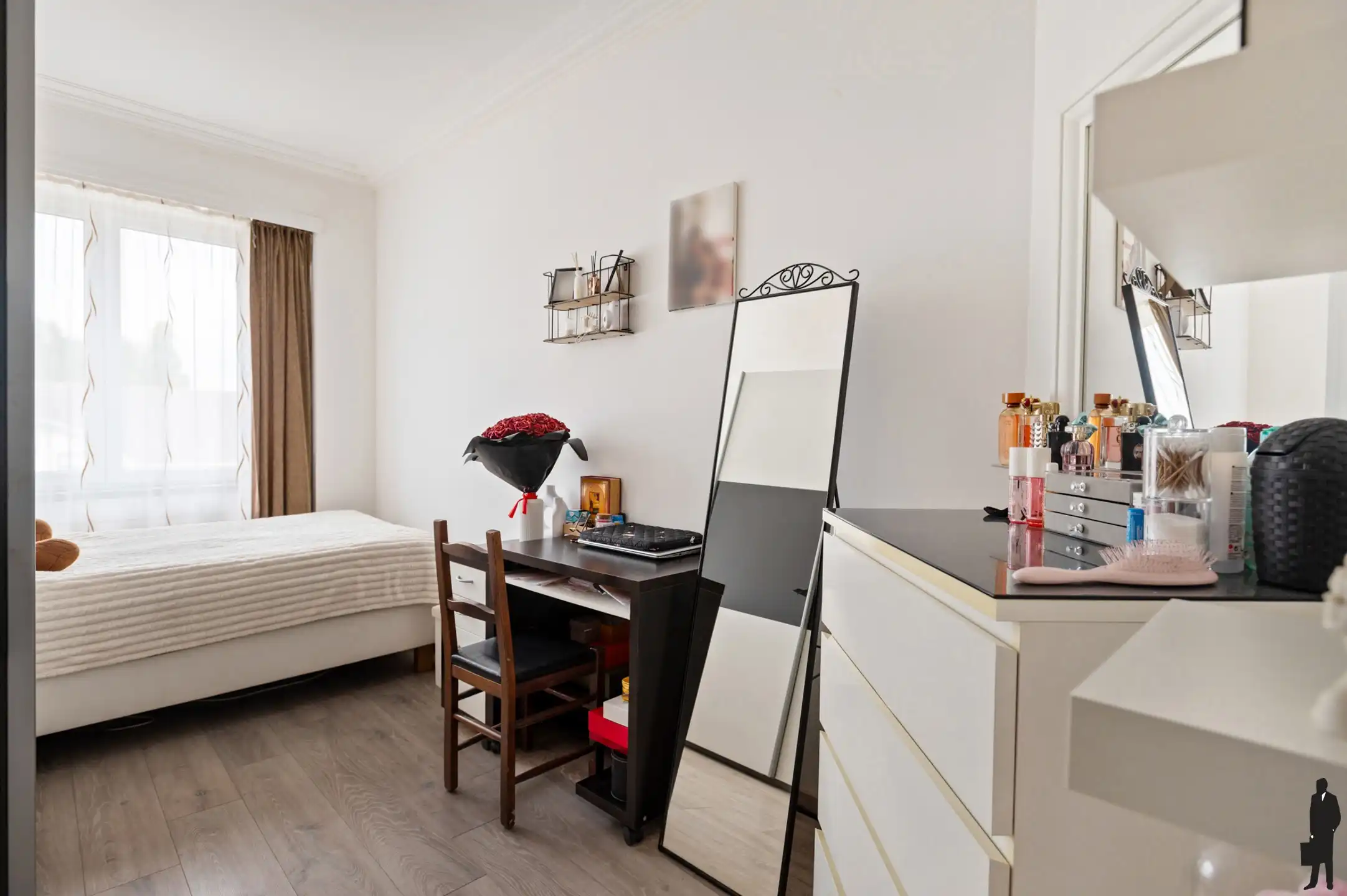 Lichtrijk appartement op toplocatie in Deurne! foto 9