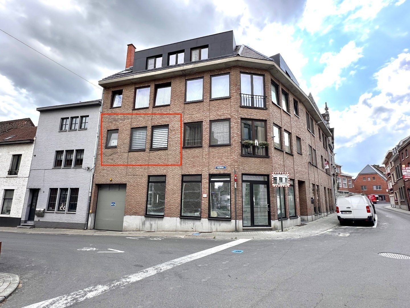 Modern appartement gelegen op een topligging in Tongeren met 2 slaapkamers foto {{pictureIndex}}
