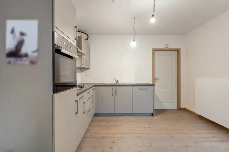 Woonappartement met handelsruimte in het centrum van Wommersom foto 16