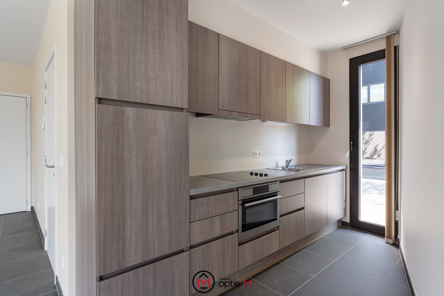 Gelijkvloers appartement met terras, tuin en kelder foto 8
