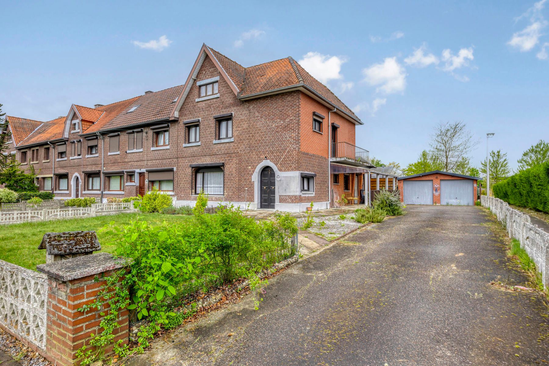 Charmante mijnwerkerswoning met 4 slaapkamers, en 2 badkamers. foto 11