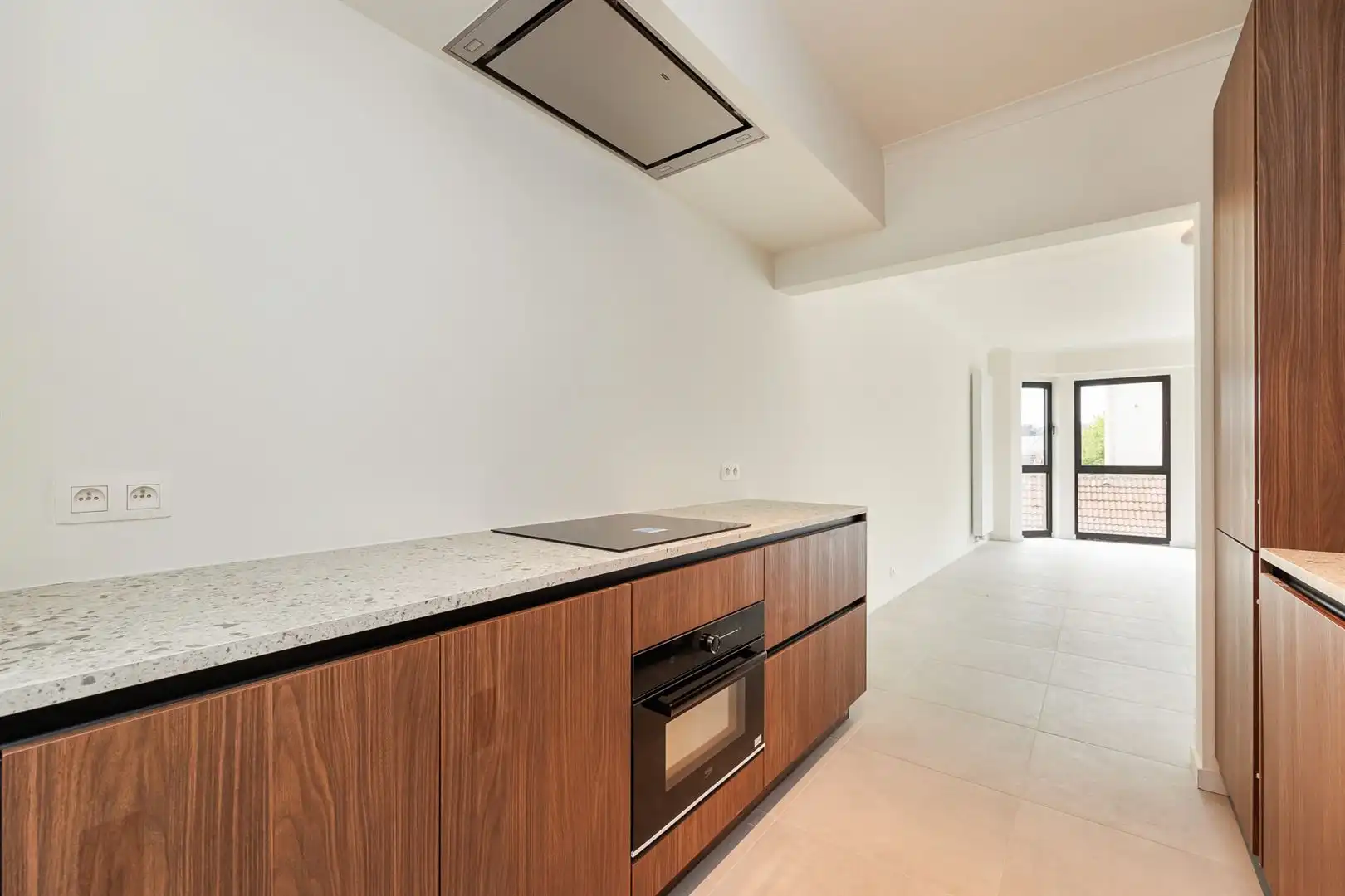 Gerenoveerd appartement met terras foto 8